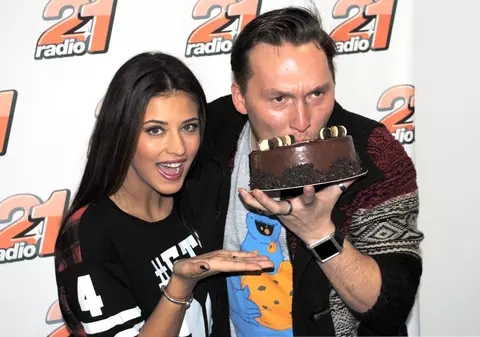 Matinalul Radio 21 Manuel Dinculescu a împlinit 35 de ani. Vezi ce cadou a primit de la Antonia! VIDEO