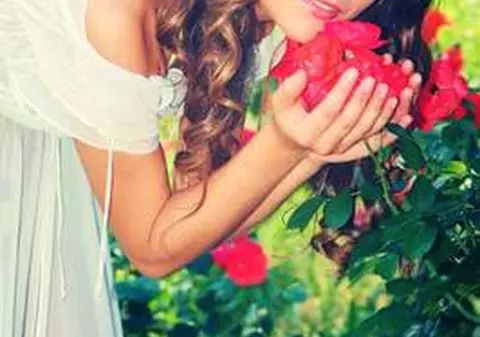 45.000 de like-uri! Elena Gheorghe A STÂRNIT UN VAL DE EMOŢII PE FACEBOOK CU O POZĂ CE PROVOACĂ MULTE LACRIMI