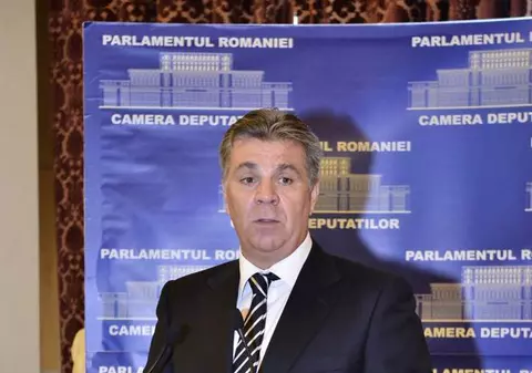 Şeful deputaţilor ÎI CERE LUI Tudor Chiuariu să renunţe la funcţia de preşedinte al Comisiei juridice din Senat