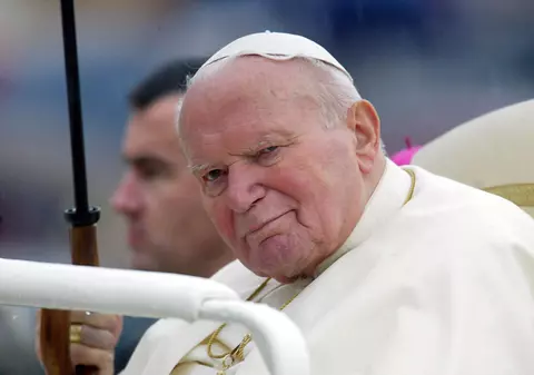 Procesiune cu relicva Papei Ioan Paul al II-lea, duminică, în Bucureşti