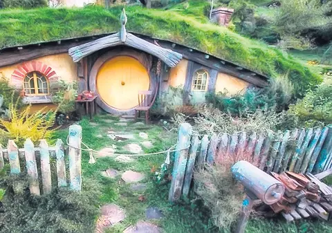 Un ieşean îşi construieşte «vilă de hobbit»