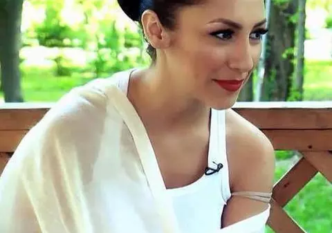 În IPOSTAZA asta nu TE AŞTEPTAI să o vezi VREODATĂ pe ANDRA! 