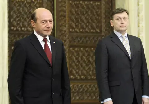 Crin Antonescu, luat în VIZOR de Traian Băsescu: „Şi-a luat rolul mincinosului”
