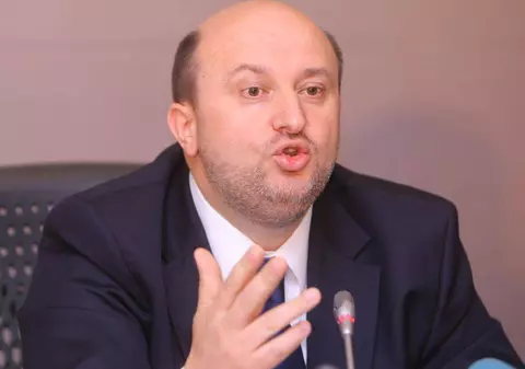 Soţia Ministrului de Finanţe, urmărită penal