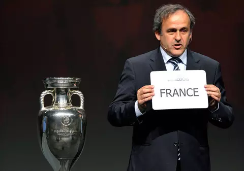 România, în urna a treia la tragerea la sorţi pentru EURO 2016. Vezi cu cine poate pica Naţionala!