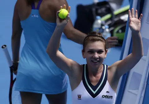 Halep face senzaţie la Australian Open! A trecut de Jankovici şi e în sferturi. Vezi cu cine se va duela!