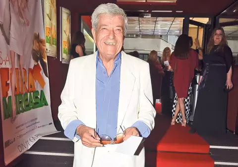 Actorul Ion Dichiseanu a dezvăluit, pentru Libertatea, reţeta prin care reuşeşte să se menţină arătos chiar şi la 80 de ani: «Credinţa şi somnul mă păstrează tânăr!»