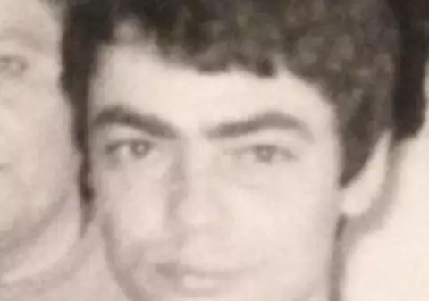 ESTE TATĂL UNEIA DINTRE CELE MAI HOT BRUNETE DE LA NOI! UITE CE MESAJ ÎI TRANSMITE FIICA DE ZIUA LUI!