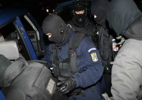 Traficanţi de bone filipineze şi nepaleze, prinşi în România 