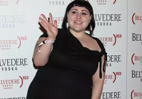 Foto: exhibiţionişti celebri. 7 vedete care adoră să-şi arate trupul