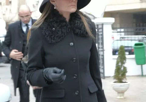 Romaniţa Iovan S-A ÎNTORS LA CAPELA UNDE A FOST DEPUS TRUPUL FOSTULUI EI SOŢ! Uite care este MOTIVUL pentru care a făcut acest gest | FOTO