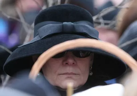 Romaniţa Iovan, VERSURI SFÂŞIETOARE, pe Facebook: "EŞTI PRINTRE EROI, DOAR CĂ BUBUŢU NU MAI ARE TATĂ" | FOTO