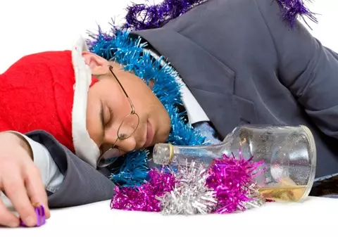 Ce-i spui şefului ca scuză dacă ai adormit la birou după Sărbători?