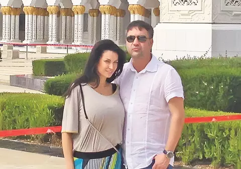 Nicoleta Luciu şi soţul ei, Zsolt Csergo, au urcat 122 de etaje ca să înfulece | FOTO