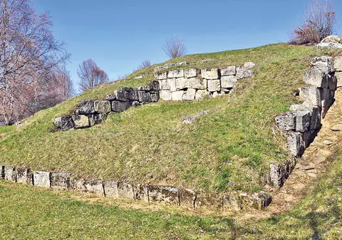 TEZAURELE ANTICE au fost furate la bucată!