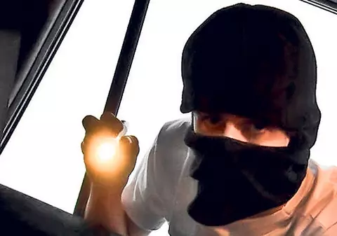 Amănunte picante în cazul unei bande de spărgători din nordul Capitalei: hoţii îşi şcoleau copiii la furturi!