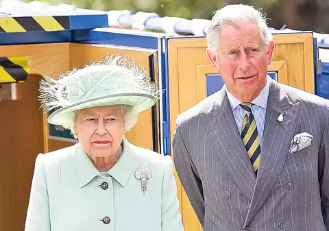 Regina Elisabeta a II-a şi prinţul Charles câştigă 200.000 £ de pe urma chiriaşilor săraci