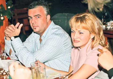 Adrian Enache TREBUIE SĂ IA O DECIZIE. Fosta soţie, Corina, i-a propus deja o VARIANTĂ CONVENABILĂ DE PARTAJ