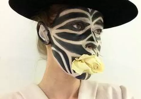 O SĂ FIE RĂZBOI! Iulia Albu A UMILIT-O pe Andra: "Cu genele acelea putea să măture tot mall-ul" NOTĂ RUŞINOASĂ pentru artistă