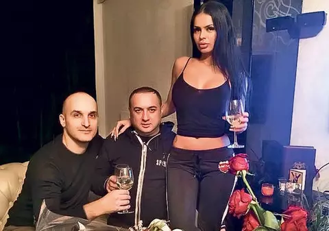 BĂTAIE FULL CONTACT între Mariana Roşca şi Renata! SCENELE DE KICK-BOXING DIN CULISE sunt senzaţionale | VIDEO