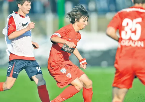 Florentin Petre îşi elogiază fiul: «E mai talentat ca mine!»