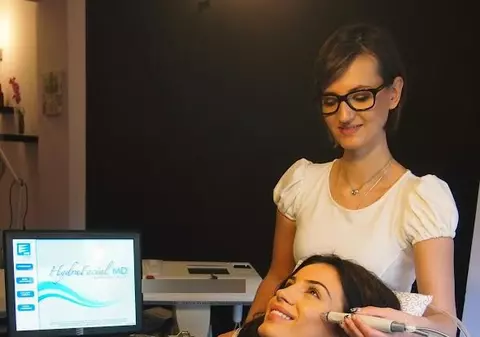 SECRETUL GEANINEI ILIEŞ! Iată ce face ca să aibă un ten PERFECT!