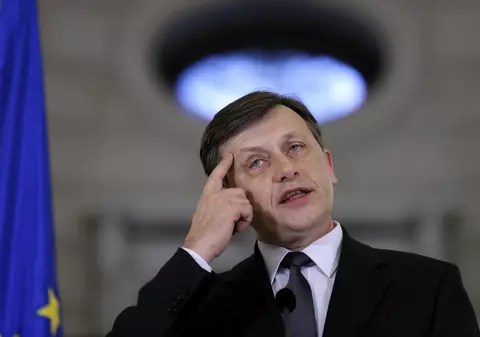 VESTE TERIBILĂ pentru Crin Antonescu! Liviu Dragnea a anunţat acum ce se întâmplă cu USL