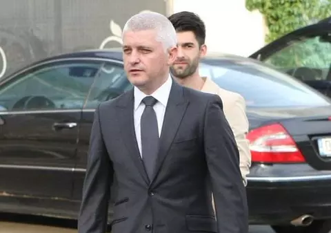 ARATĂ BINE, dar nu se culcă pe-o ureche! Uite cum se menţine în formă VIRGIL IANŢU!