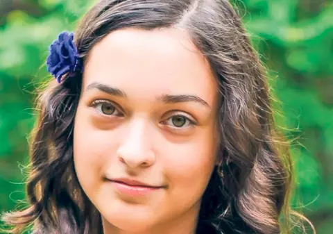 Indiferență | Patru zile, o fată de 15 ani, neînsoţită, a străbătut jumătate de ţară l Susţine că a dormit trei nopţi la mănăstiri, dar nimeni nu a anunţat acest lucru