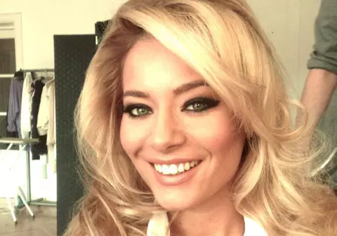 CE TRANSFORMARE! Uite cum arăta Laura Cosoi, ÎN PRIMUL EI FILM! "Sunt sigură că nu ştiati asta despre mine"