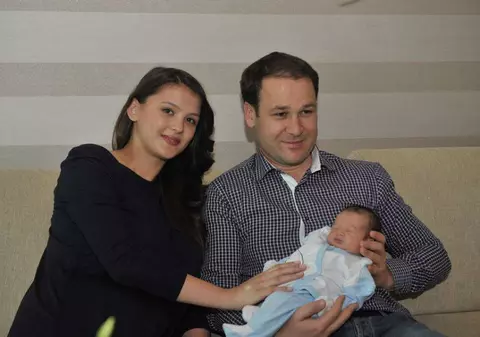 ZI MARE pentru primarul Robert Negoiţă, care ŞI-A BOTEZAT FIUL. Iată CINE AU FOST NAŞII, dar şi PRIMELE imagini de le ceremonie| FOTO