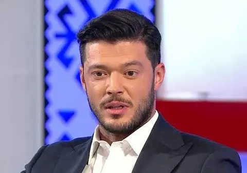 CE a SFĂTUIT-O VICTOR pe BIANCA să SPUNĂ după ESCAPADA acesteia la PARIS cu CRISTEA!