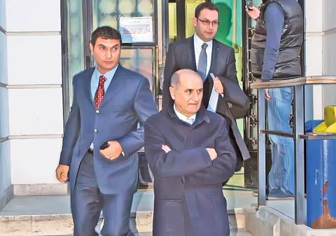 DOSARUL TRANSFERURILOR | Cum îi încurajează avocaţii plătiţi cu sute de mii de euro pe inculpaţii din acest caz: «Vă achităm din scaun!»