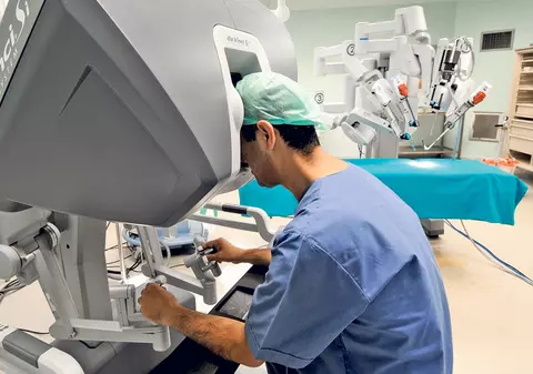 Cancerul de rinichi, tratat prin CHIRURGIA ROBOTICĂ
