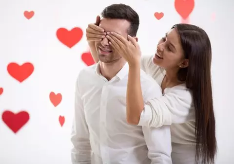 Horoscop: Ce surprize să-i faci de Ziua Îndrăgostiţilor