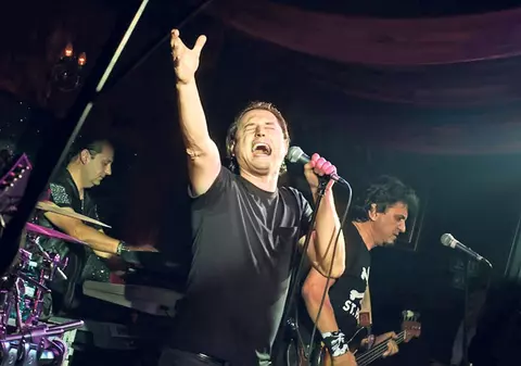 Toni Şeicărescu a renunţat la pahar ca să nu fie dat afară şi de la Direcţia 5?
