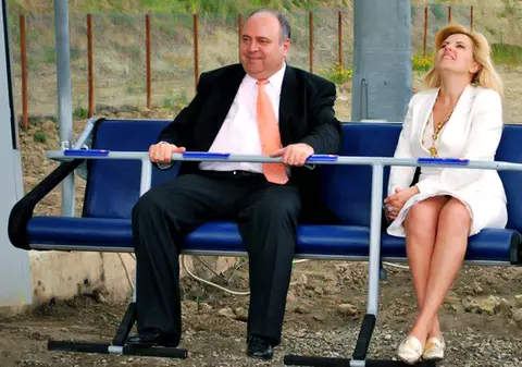 «Pinalti», după Elena Udrea în Mişcarea Populară!