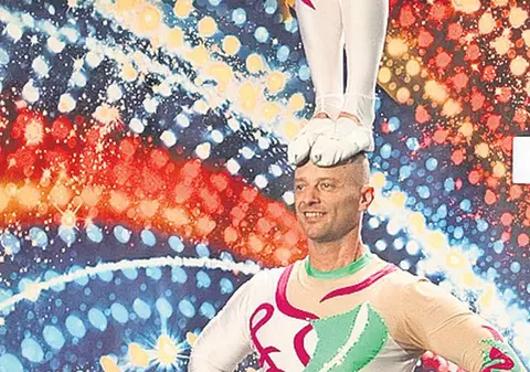 Smiley, ce te mai plac pensionarele!