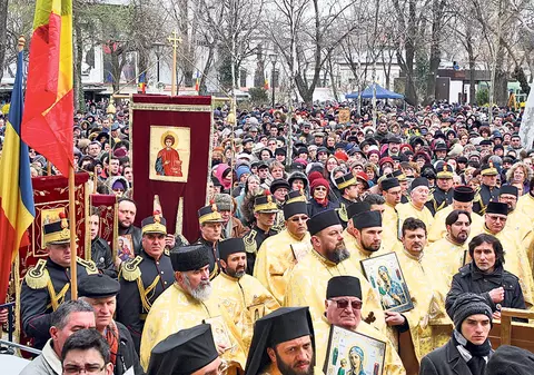 Icoană făcătoare de minuni, adusă de la Iaşi la Bucureşti!