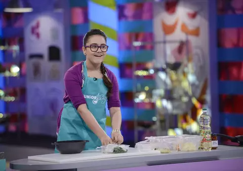 INCREDIBIL! O concurentă de la Junior Chef s-a înscris în concurs FĂRĂ SĂ-ŞI ANUNŢE MAMA!