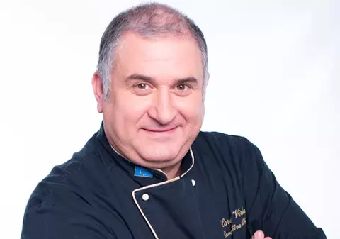 Au rămas UIMIȚI de talentul său! Horia Vîrlan nu doar gătește bine, ci și dansează pe muzica ROCK
