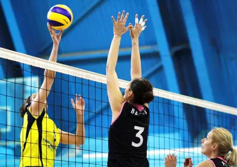 Turneu de foc la Constanţa! Patru echipe feminine de volei se luptă pentru Cupa României