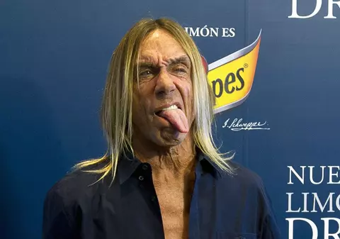 Iggy Pop SPERĂ SĂ AIBĂ PARTE DE O MOARTE VIOLENTĂ. Numai el ÎŞI PUTEA DORI ASTA pentru că nu vrea la azil 