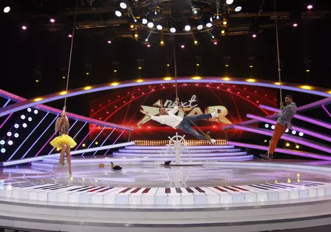 SUNTEŢI CURIOŞI CE SE ÎNTÂMPLĂ ÎN PAUZELE din timpul unui SHOW TV? Iată ce fac juraţii NEXT STAR atunci când NU SUNT FILMAŢI