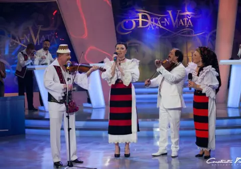 Cine i-a împrumutat cerceii Paulei Seling pentru emisiunea “O dată-n viaţă”? | FOTO