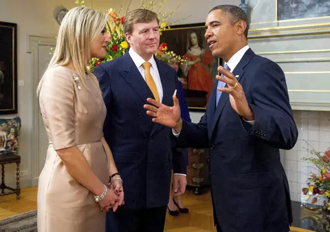 Cei mai puternici oameni ai planetei, seduşi de regina Olandei! Barack Obama, David Cameron şi Francois Hollande nu şi-au putut lua ochii de la soţia regelui Willem-Alexander | FOTO