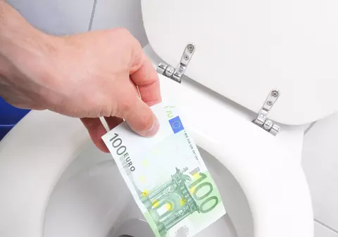 Nu te lăsa păcălită! Vezi de ce nu funcţionează cremele anticelulită!