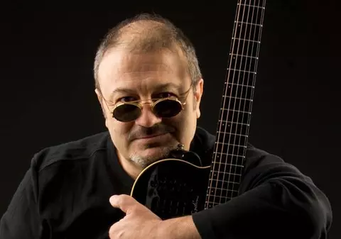 Mircea Baniciu despre acuzaţiile lui Moni Bordeianu (Phoenix): "El mi-a dat melodia «Canarul» s-o cânt"