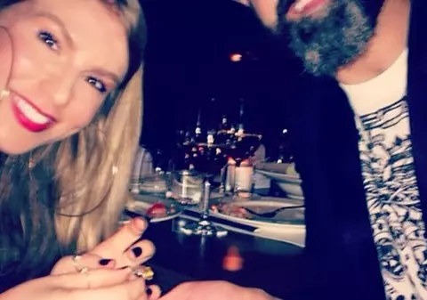 CORINA BUD, cerută, ÎN SFÂRŞIT, ÎN CĂSĂTORIE, după o relaţie de 18 ani cu IUBITUL EI 