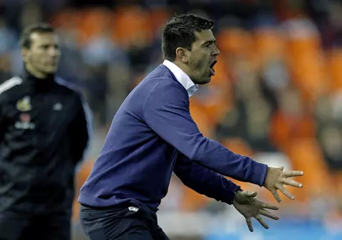 Cosmin Contra și-a certat jucătorii: ”Nu merităm să purtăm tricoul lui Dinamo. Așa nu prindem nici play-off-ul”. ”Guriță” amenință cu plecarea